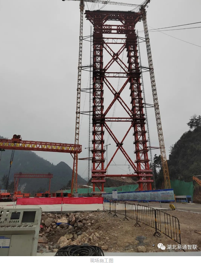 鶴峰溇水河上，峽谷中橋上建“橋”，配合完成宜來(lái)高速高難度架橋建設(shè)！