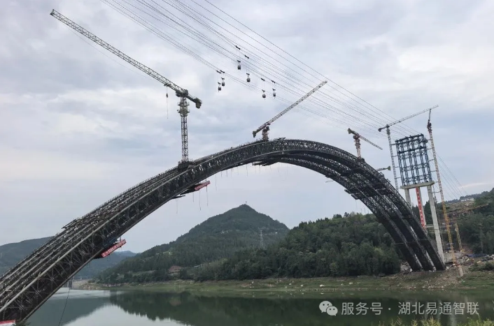 通江河特大橋｜北斗GNSS起重機(jī)群防碰撞系統(tǒng)創(chuàng)新實(shí)踐